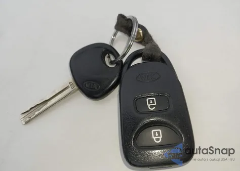 2013 Kia Sorento Lx z USA, uszkodzony, nr VIN 5XYKT3A61DG419401